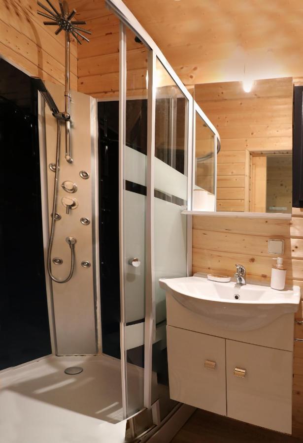 Au Coeur Du Bien-Etre, Chalet Avec Piscine Chauffee Et Couverte, Spa, Sauna, Massages Monteaux Buitenkant foto